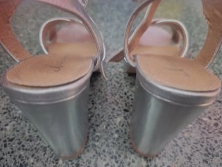 Tacones plateados