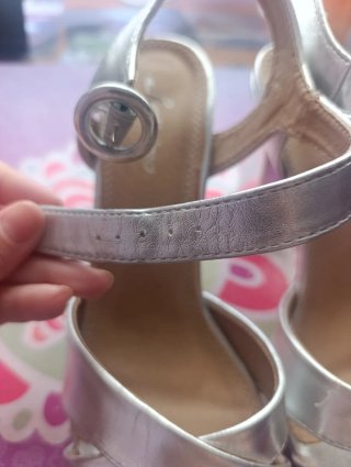 Tacones plateados