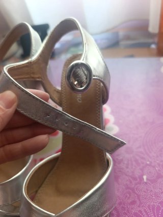 Tacones plateados