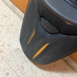 Asiento Yamaha XMAX Tech Max Negro.
