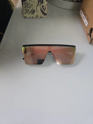 Gafas de sol futuristas espejo rosa