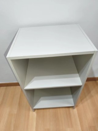 Mesita de noche beige