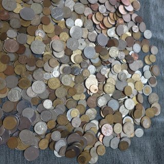 Lote de Monedas Mundiales Variadas