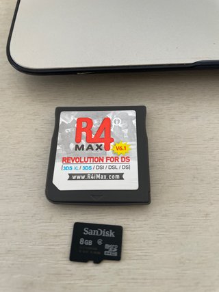 Tarjeta R4iMax Revolution DS + MicroSD 8GB