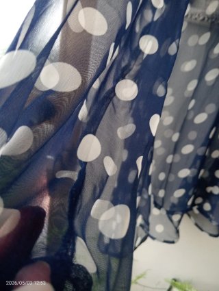 Blusa gasa lunares azul y blanco