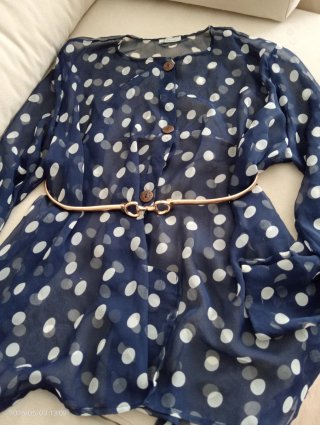 Blusa gasa lunares azul y blanco