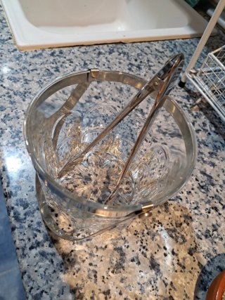 Cubiteras de cristal y metal