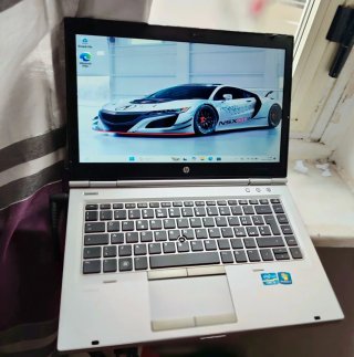 HP Elitbook i5 8GB RAM 250GB SSD
