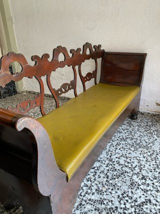 Sofá antiguo recibidor madera y piel