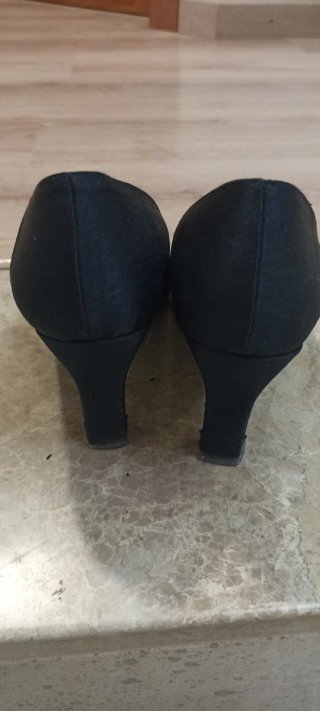 Zapato salón satén negro talla 41