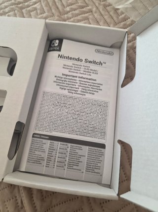 Nintendo Switch OLED Blanca + Funda + MicroSD