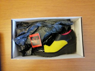 Zapatos Vitelo Negros y Amarillos