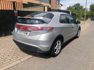 Honda Civic 1.8 140cv Automático
