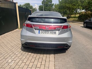 Honda Civic 1.8 140cv Automático