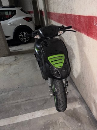 Piaggio NRG Scooter Automática Negra y Verde