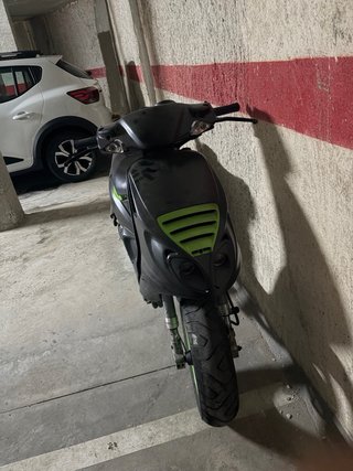 Piaggio NRG Scooter Automática Negra y Verde