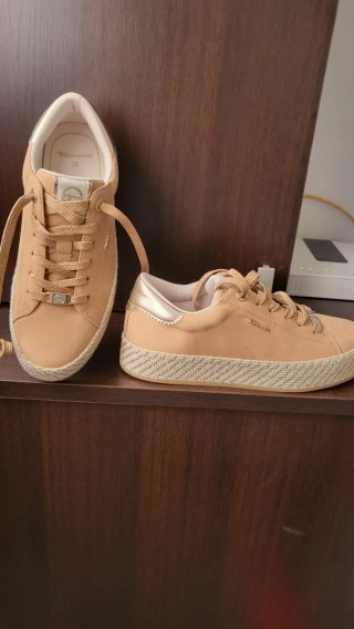 Zapatillas Tamaris Beige y Dorado Mujer