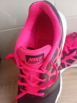 Zapatillas Nike Running Mujer Negro y Rosa