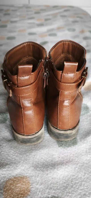 BOTINES
