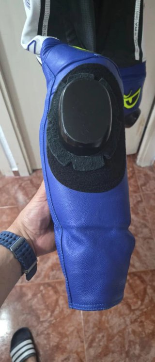 Mono de moto de cuero BERIK talla 54