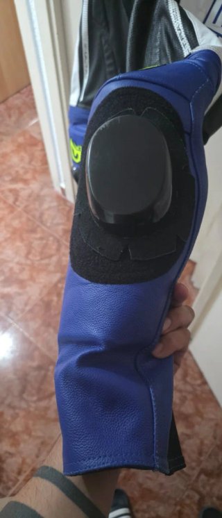 Mono de moto de cuero BERIK talla 54