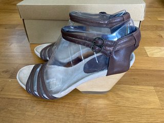 Sandalias Camper de Piel, Marrón, Nuevas, talla 39
