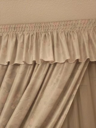 Colcha edredón y cortinas a juego. Marca reig mart