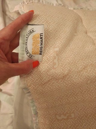 Colcha edredón y cortinas a juego. Marca reig mart