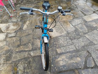 Bicicleta infantil azul