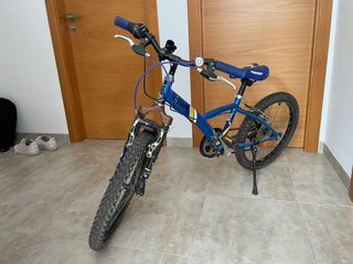 Bicicleta Infantil B-Twin Azul con 6 velocidades