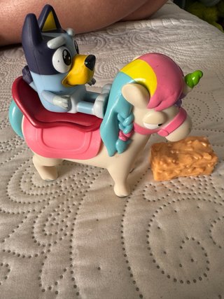 Juguete Bluey a Caballo