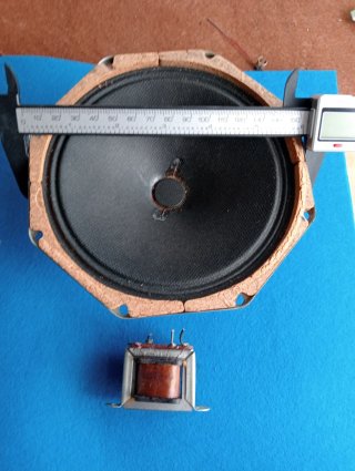 Altavoz Miniwatts con transformador