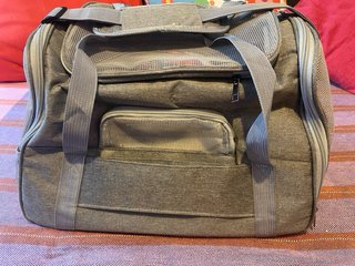 Transportín para gato gris