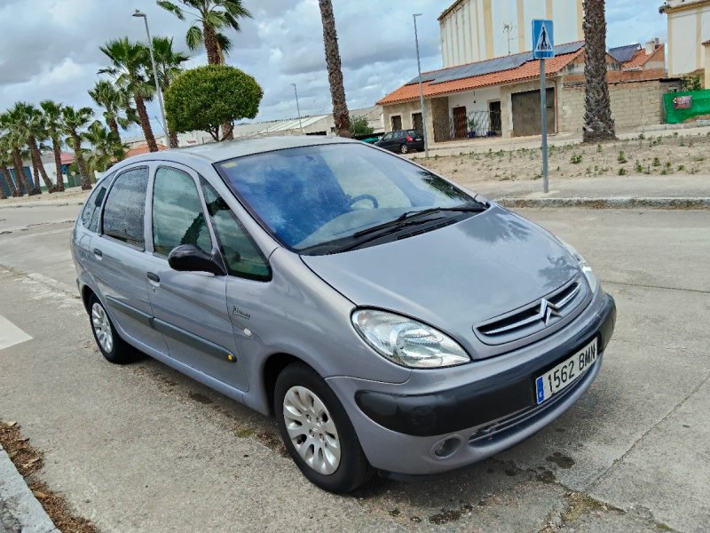 Citroen Xsara Picasso 2.0Hdi - foto 1