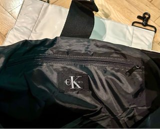 Bolso tipo bandolera CK Unisex Blanco y Negro