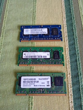 3x 1GB RAM per PC Portatile