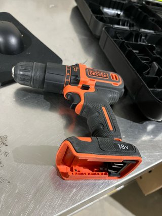 - Black+Decker taladro percutor batería portátil