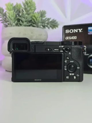 Cámara Sony A6400 + Objetivo Kit Sony 16-50mm.