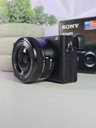 Cámara Sony A6400 + Objetivo Kit Sony 16-50mm.