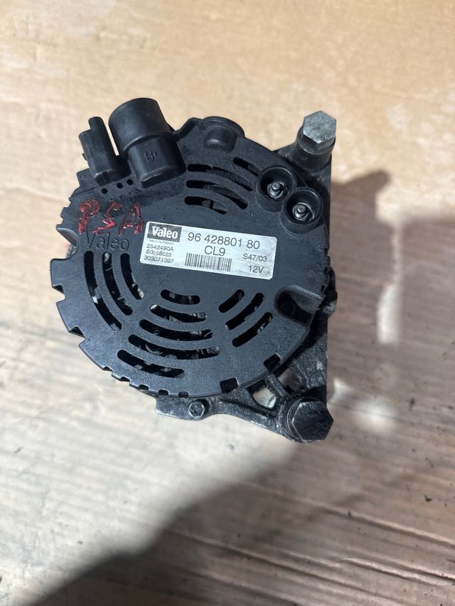 Alternador Peugeot/Citroen 9642880180 PSA