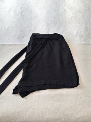 Pantalón corto negro mujer con lazo