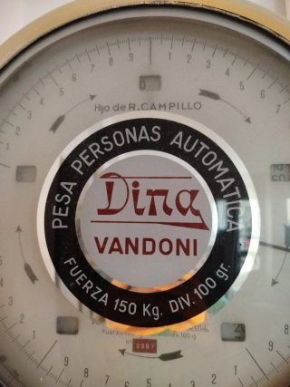 Báscula de farmacia Dina años 50