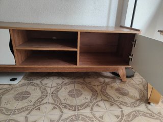 Mueble TV madera y blanco