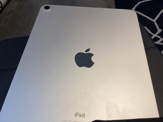 iPad Air 4ª Gen 64GB con teclado logitech folio