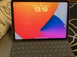 iPad Air 4ª Gen 64GB con teclado logitech folio