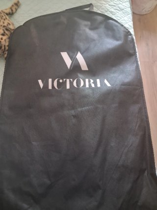 Mono de evento Victoria color teja y negro
