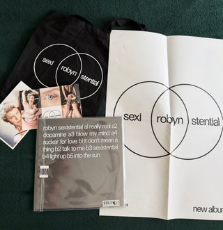 Vinilo Robyn Delux + extras