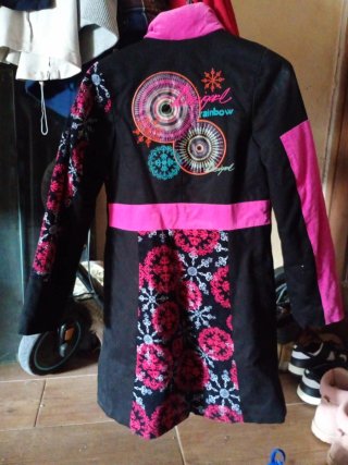 Chaqueta Desigual niña negra y fucsia