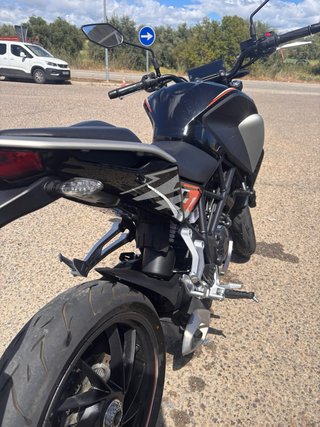 Kove 125cc Negra/Naranja