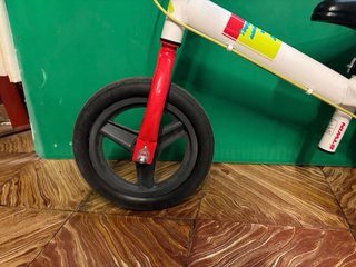 Bicicleta de niño sin pedales